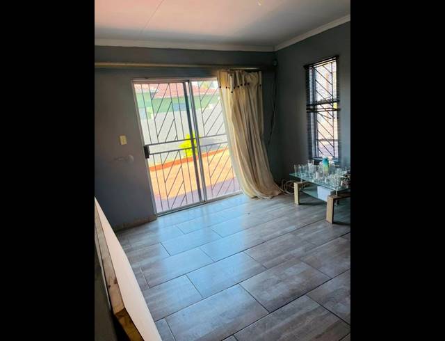 3 BEDROOM PROPERTY TO RENT IN COSMO CITY